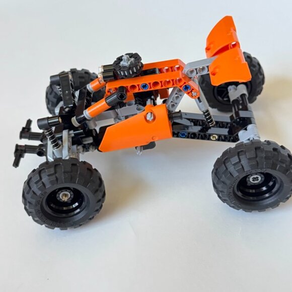 Lego Set 9392 Quad Bike Technic 2 in 1 Build With Instruction Manual 4-Wheeler - Picture 8 of 9